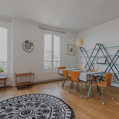 Magnificent Apartment- 2br 4p- Near Sacre-coeur Apartmán